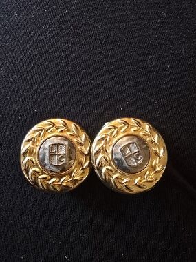 Vintage Liz Claiborne LC Gold Tone Laurel Wreath Clip-On Earrings